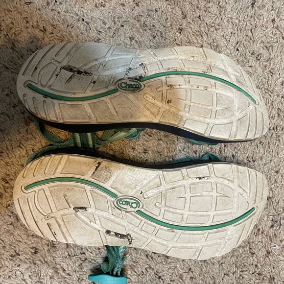 Women’s Chacos 8W - Picture 2 of 2